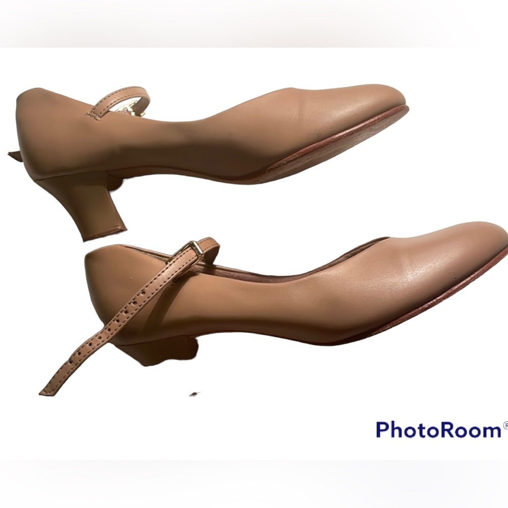 Dance Theater Shoes Sz 6.5 Buckle Strap 2 inch Low Heel Taupe Nude Beige Tan Act
